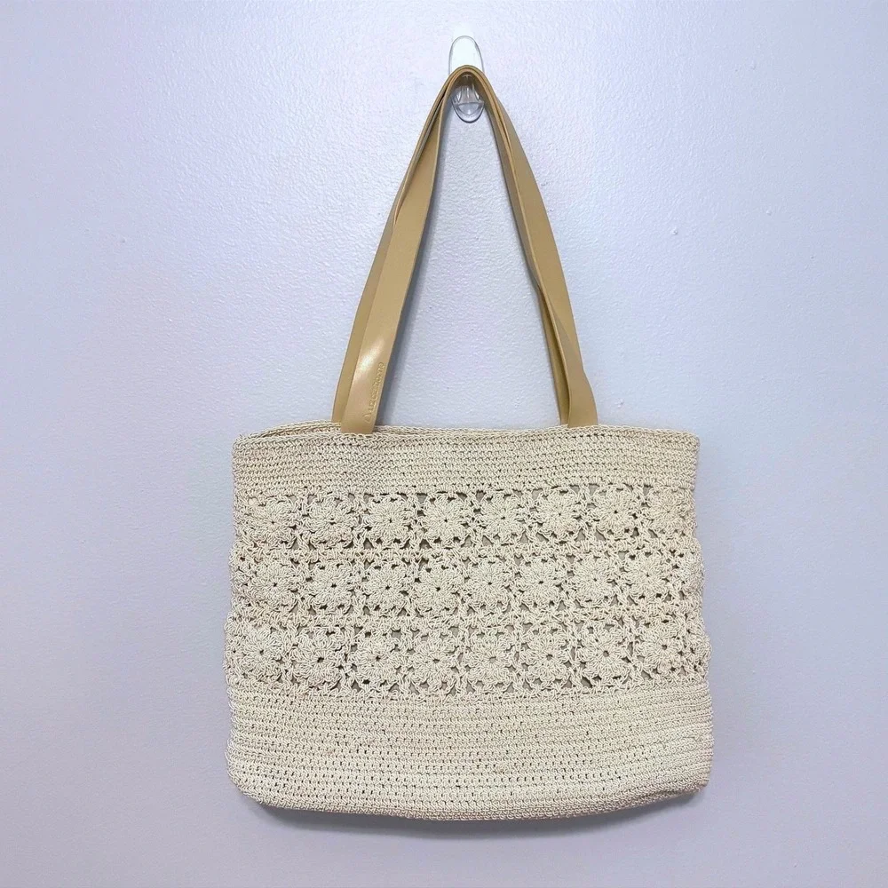 Liz Claiborne Ivory Crochet Floral Purse Zebra Print Lining HBRU0463 NEW